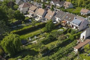 Les Français sont de plus en plus nombreux à rechercher en priorité un espace extérieur (jardin ou terrasse) dans leur logement.