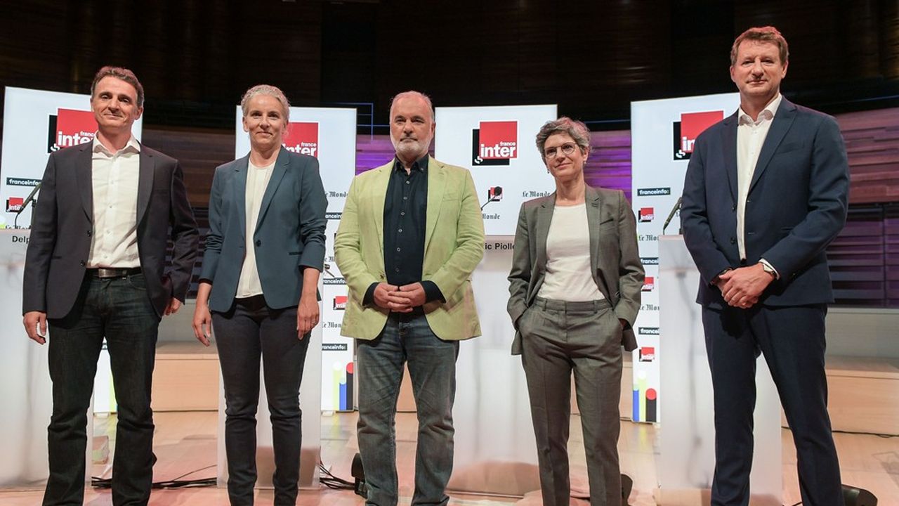 Eric Piolle, Delphine Batho, Jean-Marc Governatori, Sandrine Rousseau et Yannick Jadot, le 5 septembre, lors du premier débat en vue de la primaire des écologistes pour la présidentielle 2022.
