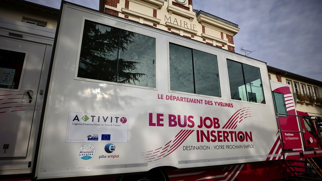 Le nouveau véhicule itinérant du département des Yvelines cible les demandeurs d'emploi des zones rurales ou des quartiers politique de la ville.