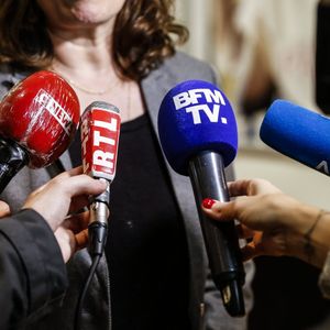 La montée en puissance de CNews depuis 2020 resserre l'écart avec BFMTV et bouleverse le paysage des chaînes d'information en continu.