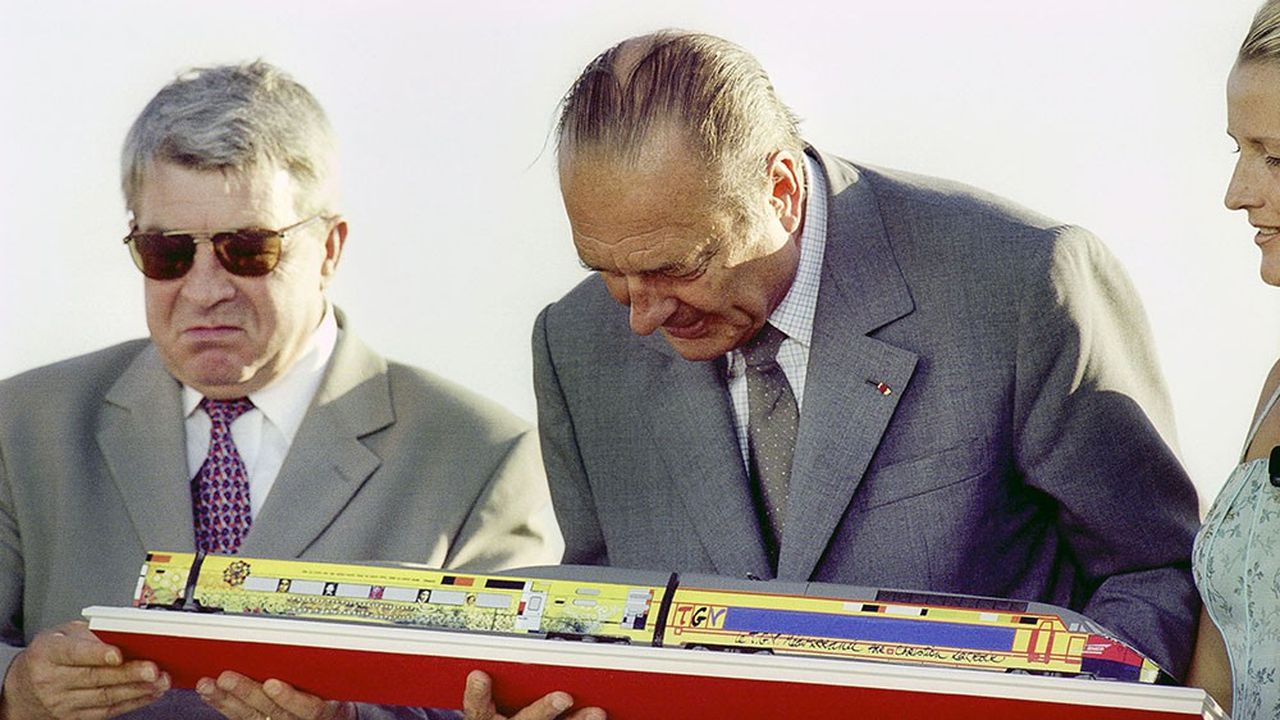 Inauguration de la ligne TGV Méditerranée en Juin 2001 en gare d'Avignon, par le président de la République Jacques Chirac et le ministre des Transports Jean-Claude Gayssot.