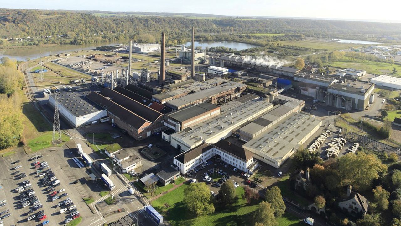 Vue aérienne de l'usine de papier carton de DS Smith située à Saint-Etienne-du-Rouvray près de Rouen