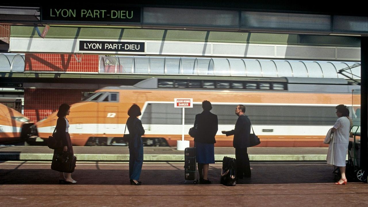 En 1981, Lyon n'était plus qu'à 2 h 40 de Paris par le train, puis à 2 heures en 1983 avec l'ouverture d'un nouveau tronçon à grande vitesse. La première ossature du réseau national du futur était née.
