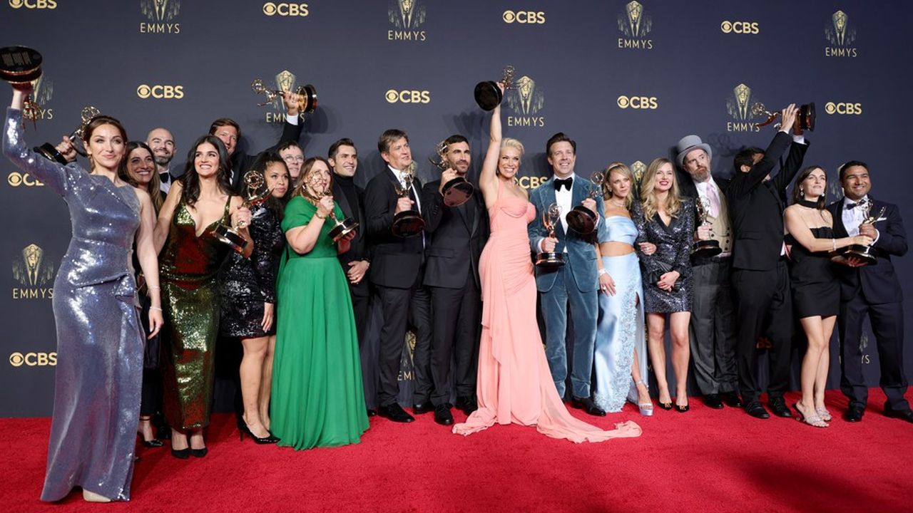 Les acteurs de « Ted Lasso » lors de la cérémonie des Emmy Awards.