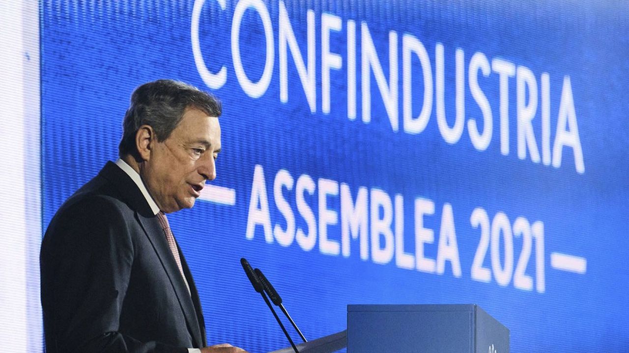 Le président du conseil Mario Draghi prononce son premier discours devant la Confindustria à Rome, le 23 septembre 2021