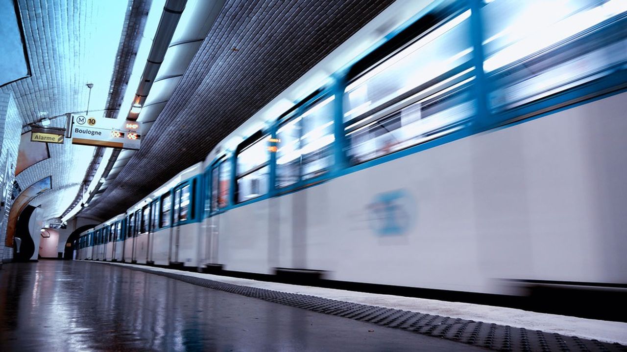 170.000 kilomètres de fibre optique, invisibles du grand public, courent le long du réseau de transport de la RATP.