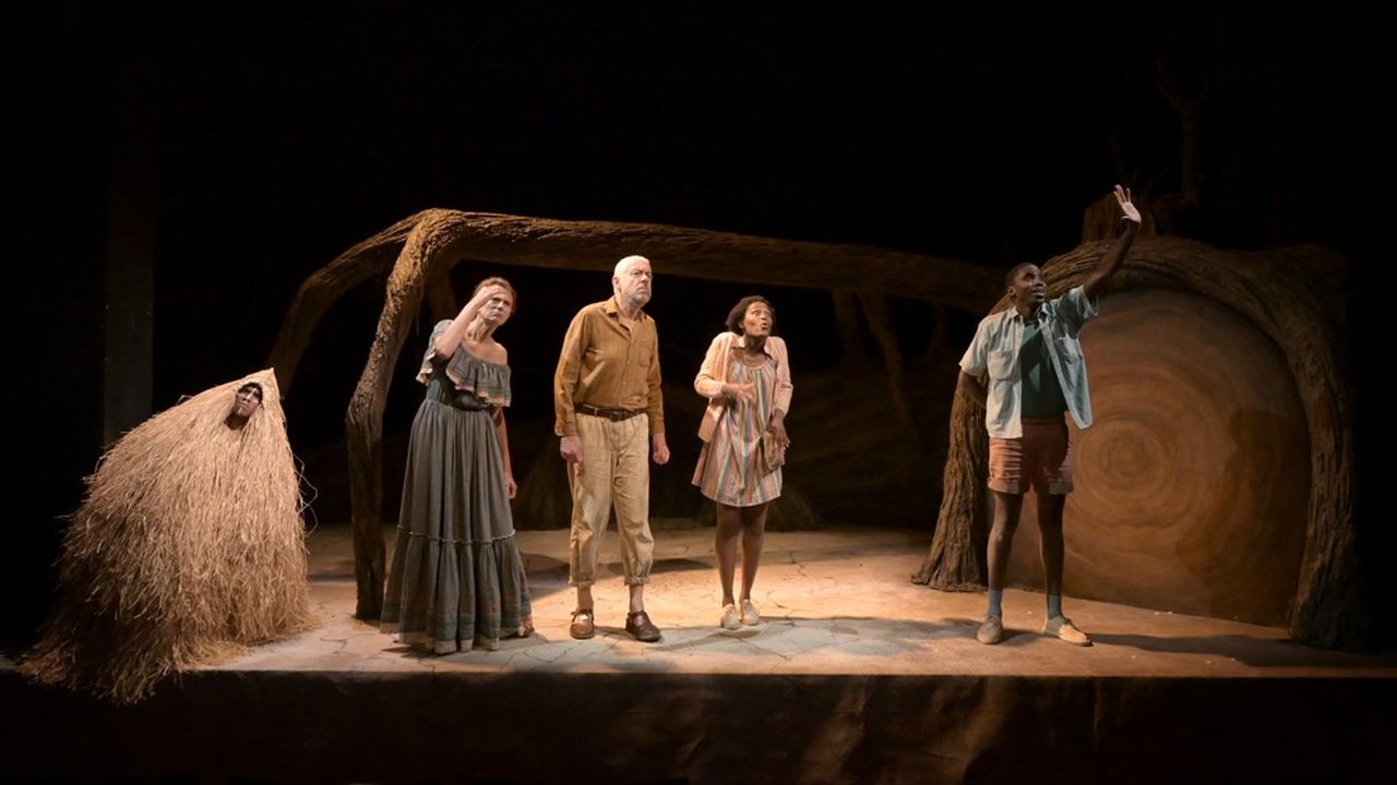 Gael Kamilindi (Le Conteur), Sylvia Bergé (La mère), Gilles David (Le père), Birane Ba (Hansel) et Claïna Clavaron (Gretel).