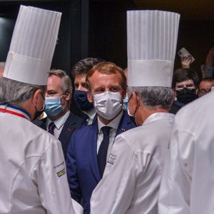 Emmanuel Macron a visité lundi à Lyon le Salon international de la restauration, de l'hôtellerie et de l'alimentation.