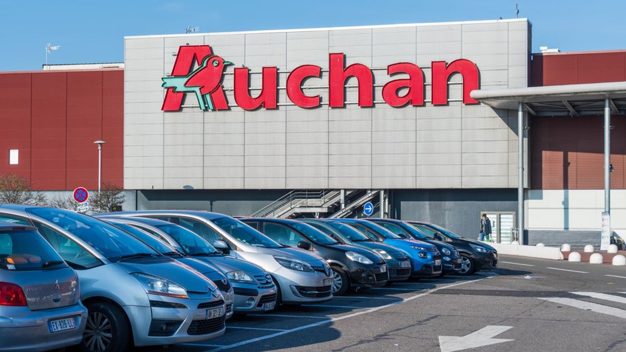 Auchan exploite des gros hypermarchés dont certains souffrent du désamour des consommateurs pour ce format. Carrefour pourrait-il régler ce problème ?