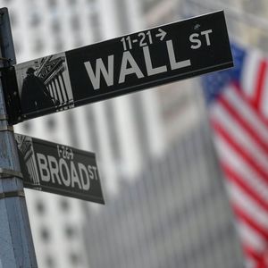 L'expert en rémunération à Wall Street, Johnson Associates, prévoit une hausse d'au moins 20 % à 25 % des bonus en M&A pour 2021.