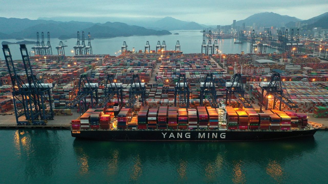 Les tensions sur les prix du fret maritime, ici au départ du port de Yantian à Shenzhen, font craindre des tensions inflationnistes.