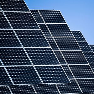 « La baisse des tarifs de rachat de l'énergie solaire risque de créer de la défiance sur [de] nouvelles sources d'énergie qui ne sont pas encore rentables », déclare Nicolas Rochon, président de RGreen Invest.