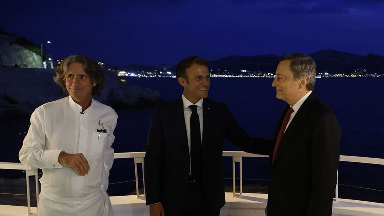 Le 2 septembre 2021, Mario Draghi dîne avec Emmanuel Macron au « Petit Nice », à Marseille.