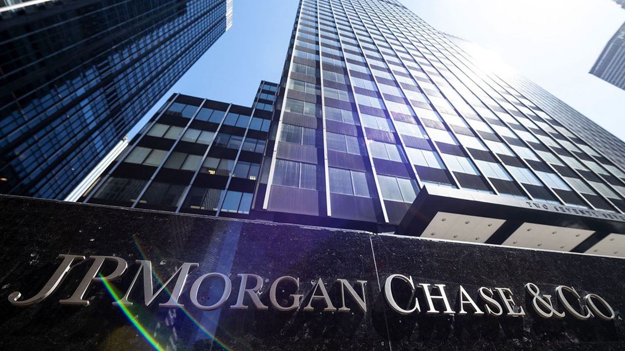 En Bourse, JP Morgan est valorisée plus de 2 fois ses actifs nets, contre 0,6 fois pour BNP Paribas.