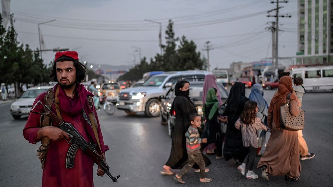 Les talibans patrouillent partout dans Kaboul depuis deux mois.