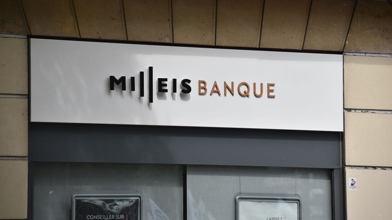 Milleis banque a été fondé à partir de l'ancien réseau de détail de Barclays en France. 