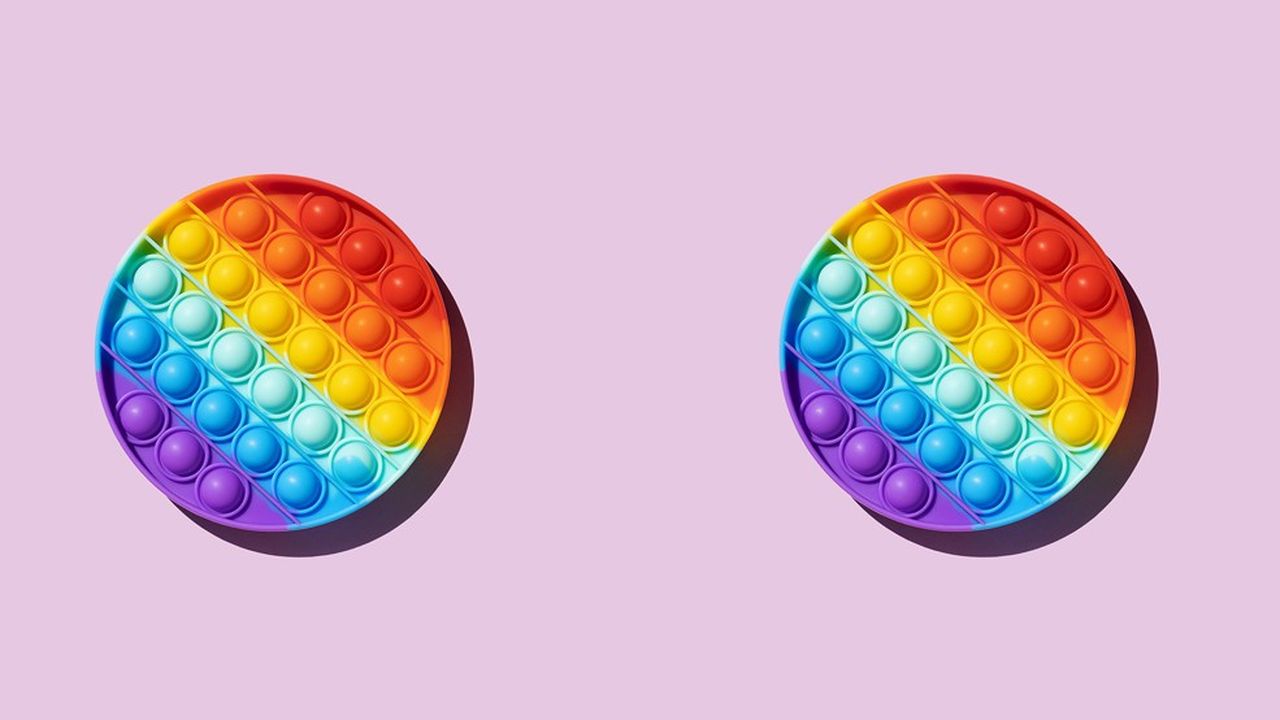 Fabriqués en silicone, les Pop-It prennent toutes les couleurs et toutes les formes.
