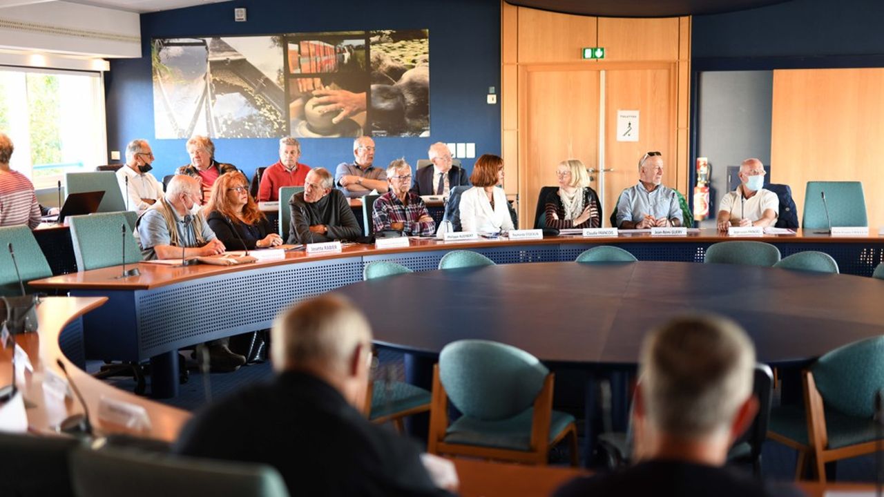 Les membres de l'assemblée s'engagent à mettre leur expérience au service des habitants et des élus de la Roche-sur-Yon pour un mandat de trois ans.