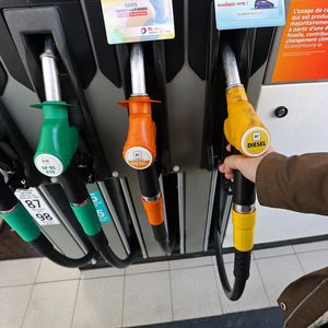Plus des deux tiers (69 %) des Français s'attendent à ce que les prix du gaz naturel ou de l'essence et du diesel augmentent beaucoup.