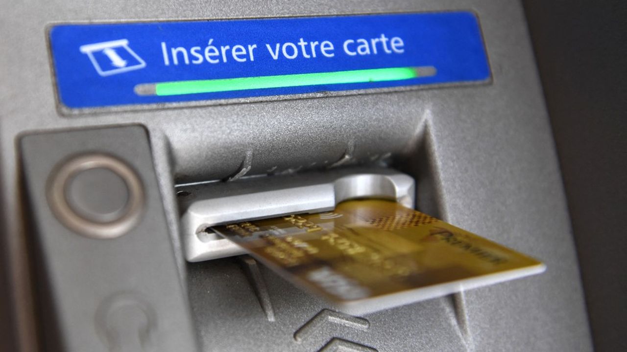 Plus d'un tiers des Français à découvert le justifient par une situation financière globalement difficile.
