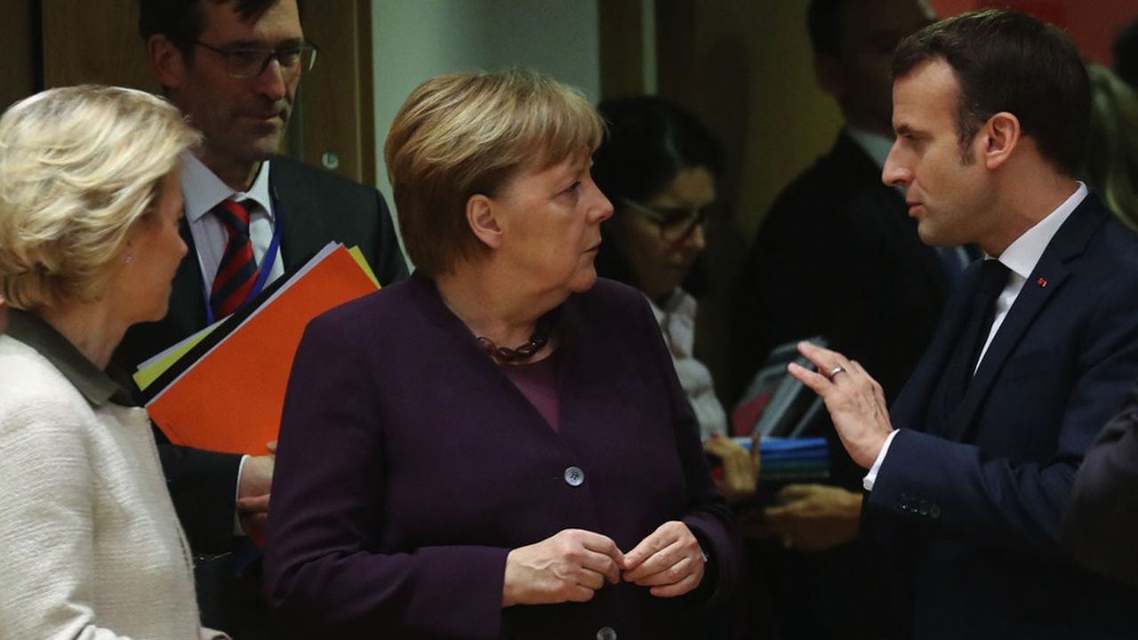 Ursula von der Leyen, Angela Merkel et Emmanuel Macron lors du sommet européen du 20 février 2020.