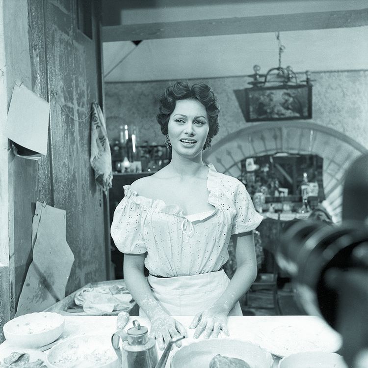 Dans «L'Or de Naples» de Vittorio De Sica (1954), Sophia Loren incarne une superbe pizzaiola.