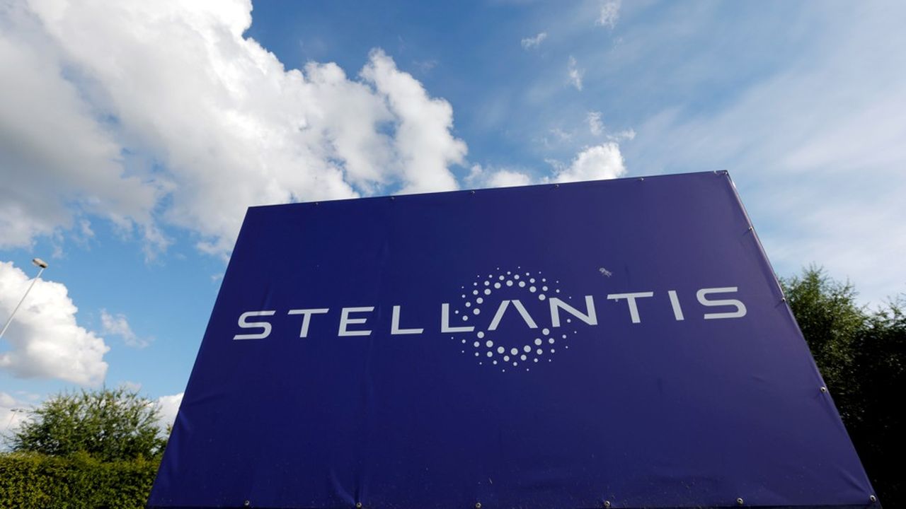 « La mise en oeuvre des usines de batteries annoncées nous permettra d'être très compétitifs et de devenir leader sur le marché nord-américain des véhicules électriques », a expliqué Carlos Tavares, le patron de Stellantis.