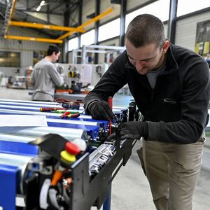 Marceau emploie 50 salariés et 20 intérimaires à la fabrication de solutions robotisées pour les secteurs de la logistique et de l'industrie.