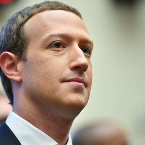 Le patron de Facebook, Mark Zuckerberg, tente depuis plusieurs années de désamorcer les polémiques qui entachent la réputation de son groupe.