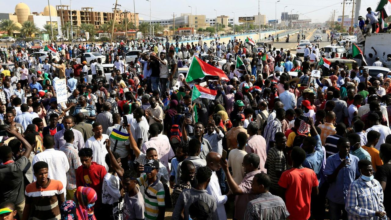 Des Soudanais sont descendus dans la rue pour protester contre les arrestations.