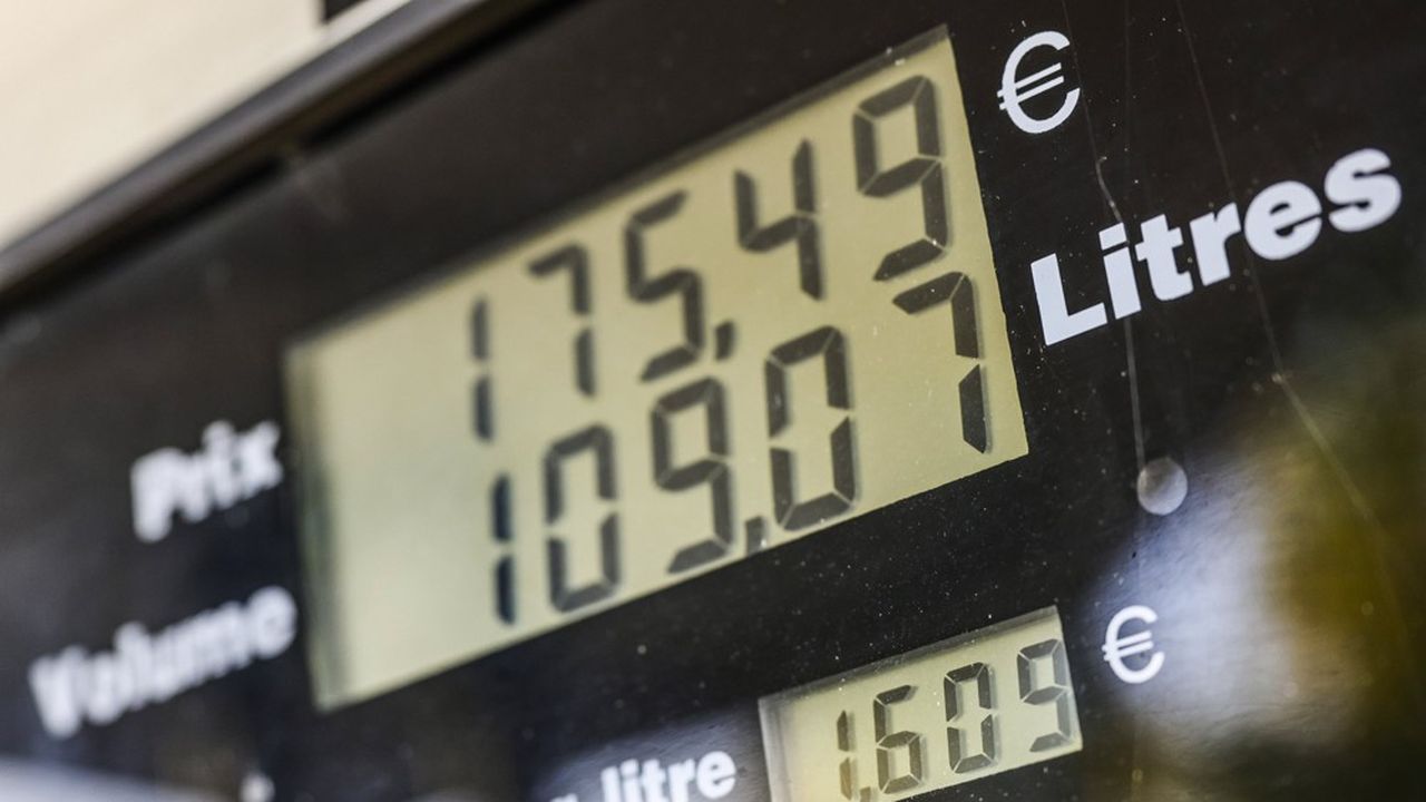 Le coût du pétrole brut compte pour un peu plus d'un quart du prix du gazole et de l'essence à la pompe en France.