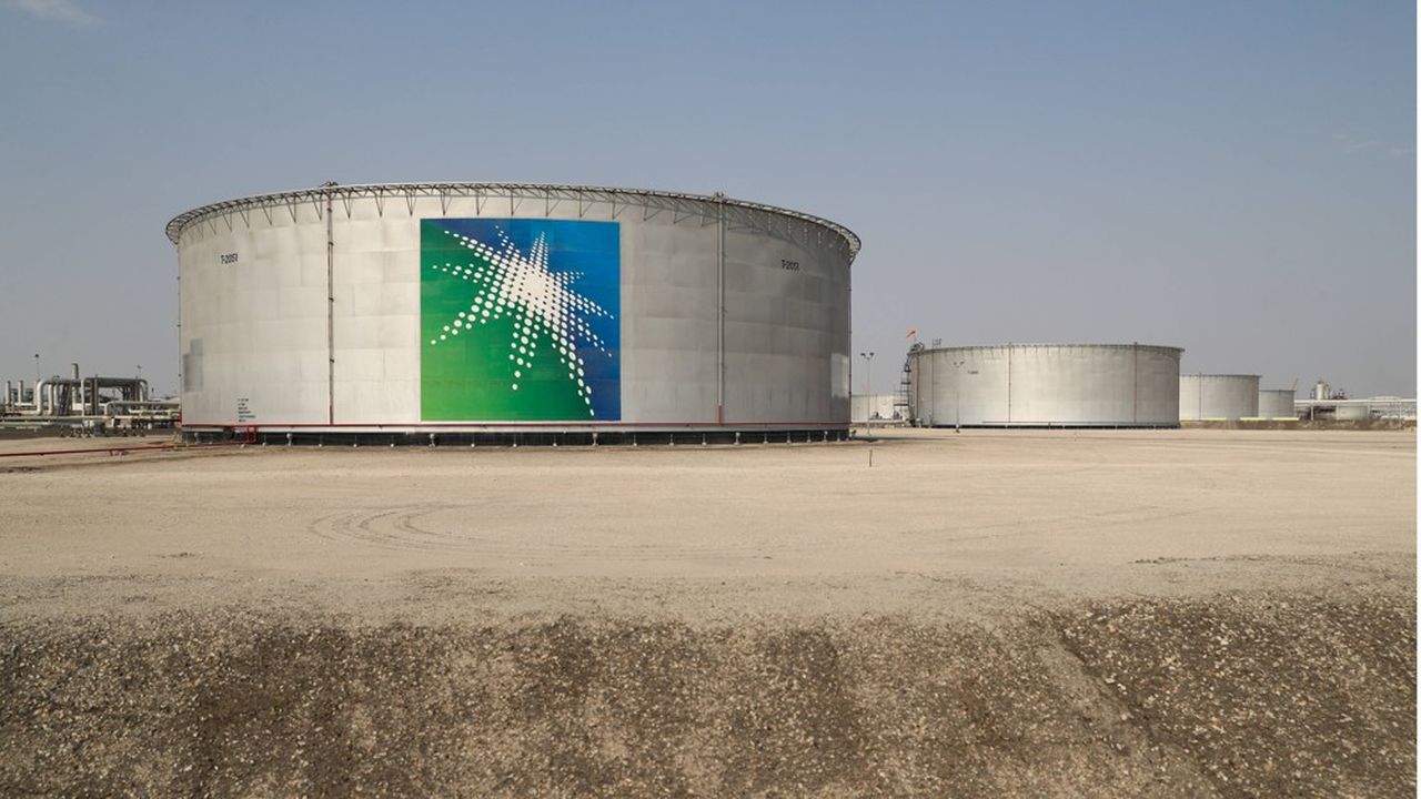 La valorisation de Saudi Aramco, le plus gros producteur de pétrole au monde, se rapproche à nouveau des 2.000 milliards de dollars.