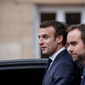 Sébastien Lecornu (ici dans le sillage d'Emmanuel Macron) va présider « l'Association de soutien à la réélection d'Emmanuel Macron ».
