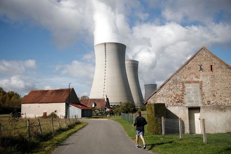 Le rapport de RTE, qui prévoit une augmentation de la demande d'électricité de 35 % d'ici à 2050, estime inévitable une relance du nucléaire combinée à un recours massif aux énergies renouvelables.