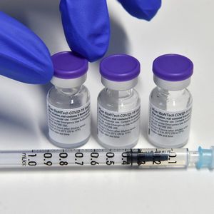 Les laboratoires Pfizer et BioNTech assurent que leur vaccin est « sûr » et « bien toléré » par les enfants de 5 à 11 ans.