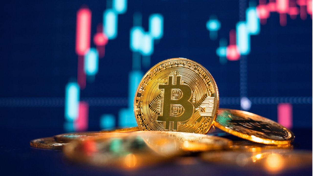A 61.035 dollars (52.400 euros), le bitcoin progresse de 108 % en 2021.