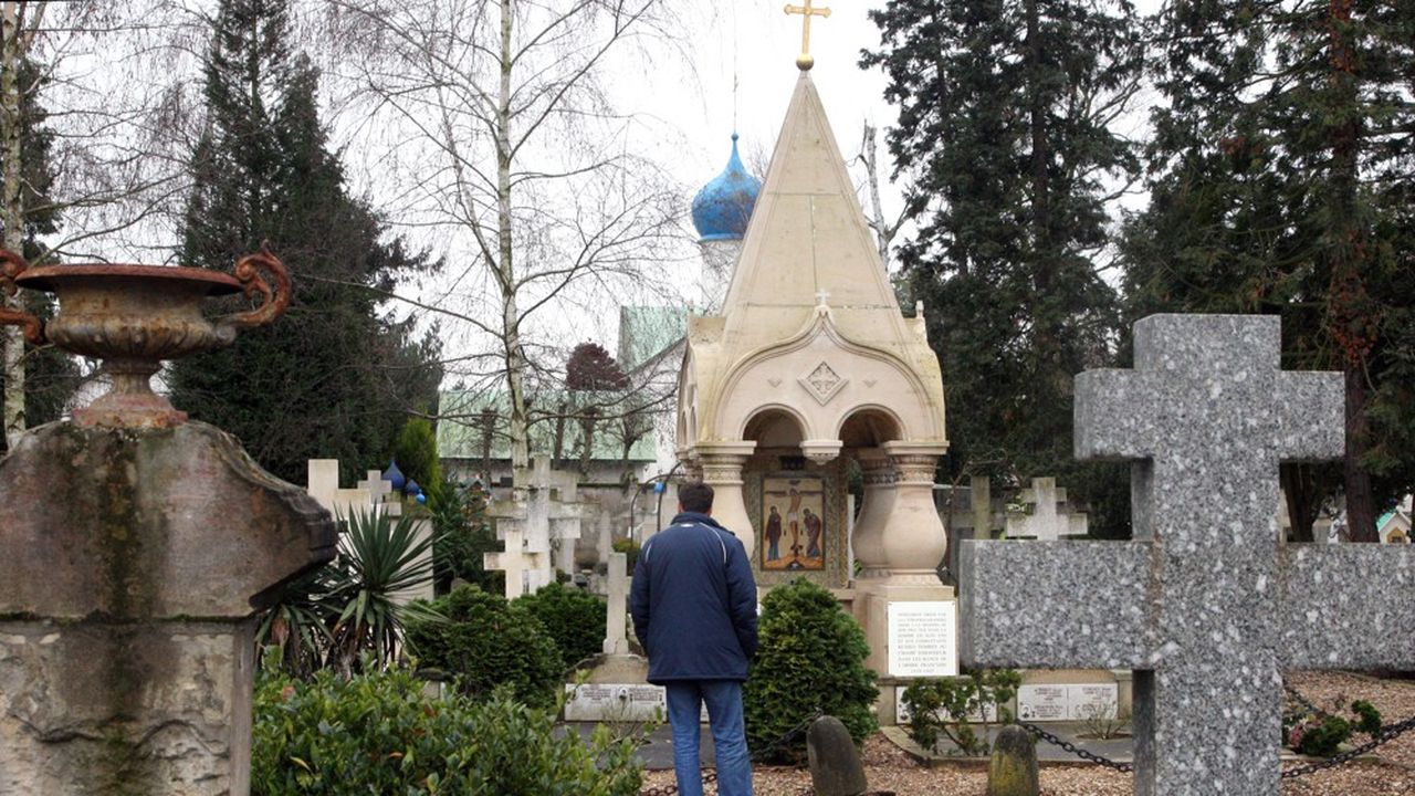 Le cimetière, bien que communal, compte actuellement plus de 5.200 tombes russes.