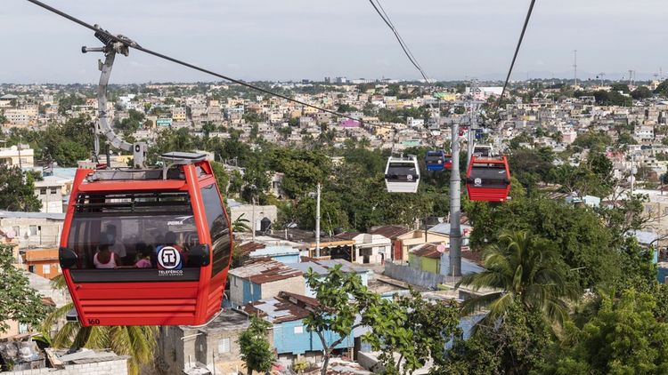 Le téléphérique de Saint-Domingue fait partie d'un vaste plan pour améliorer les conditions de vie des habitants.