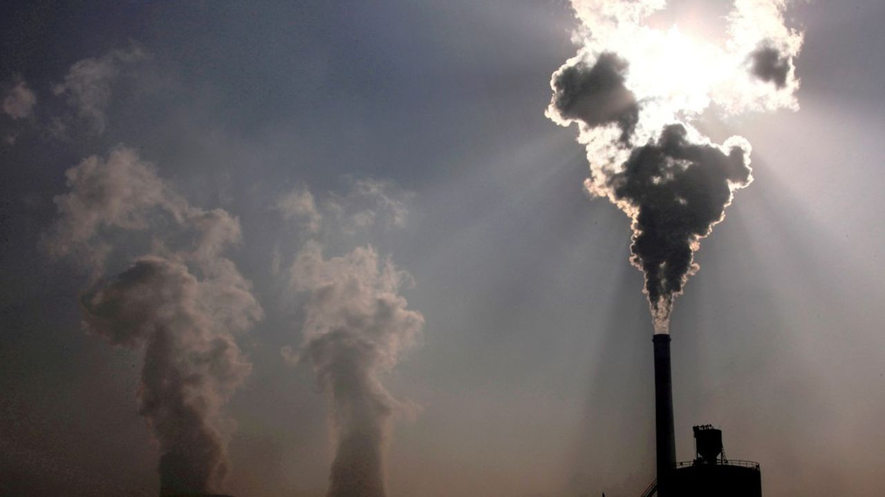 L'annonce de la Chine intervient alors que celle-ci dope au maximum sa production de charbon pour pallier une pénurie d'électricité.