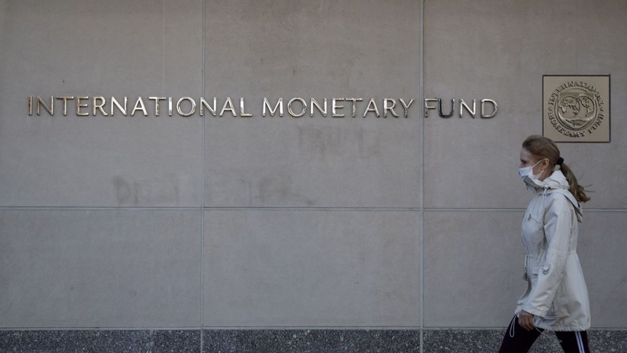 Le FMI réclame à la France « d'entreprendre un rééquilibrage progressif mais global des finances publiques » à partir de 2023.