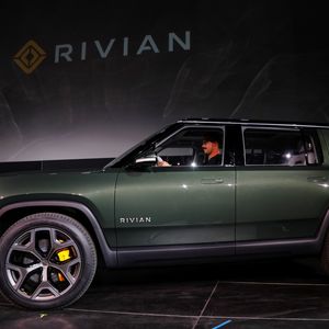 Rivian a livré ses premiers pick-up électriques R1T en septembre.