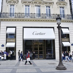 Les ventes de Richemont (ici, le flagship de Cartier sur les Champs-Elysées), ont bondi de 69 % sur un an au premier semestre de son exercice, clos le 30 septembre.