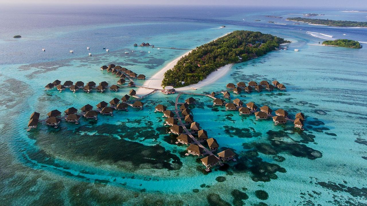 Aux Maldives, 80 % des territoires où vit plus d'un demi-million d'habitants sont menacés d'une submersion définitive d'ici à 2050.