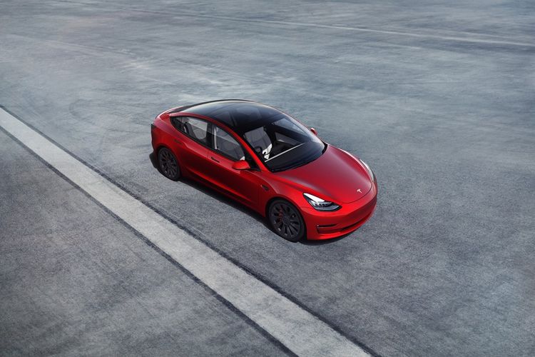 Née il y a trois ans, la Tesla Model3 s'est hissée cet été en tête des ventes européennes.
