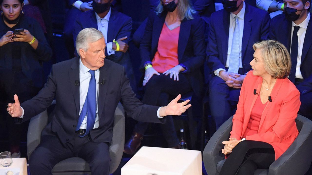 Michel Barnier et Valérie Pécresse lors du premier des quatre débats précédant le vote des adhérents LR.