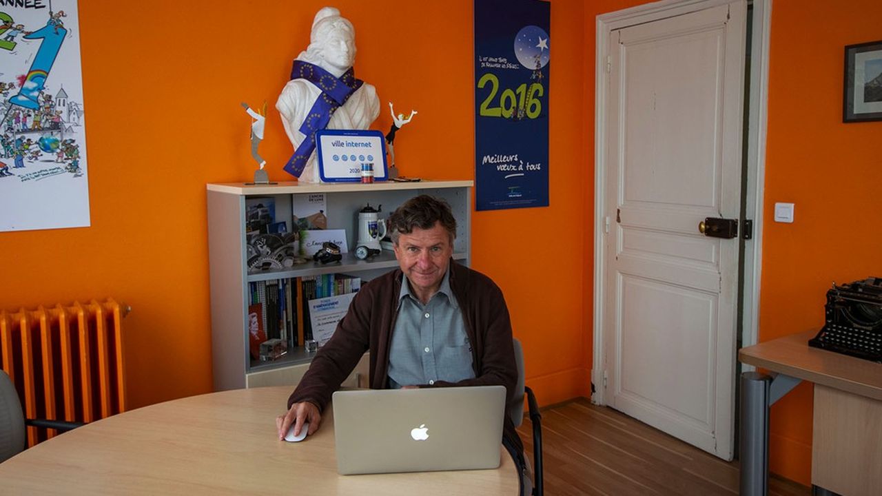 Jean-Michel Morer est maire de Trilport (Seine-et-Marne) et référent numérique à l'Association des petites villes de France (APVF).