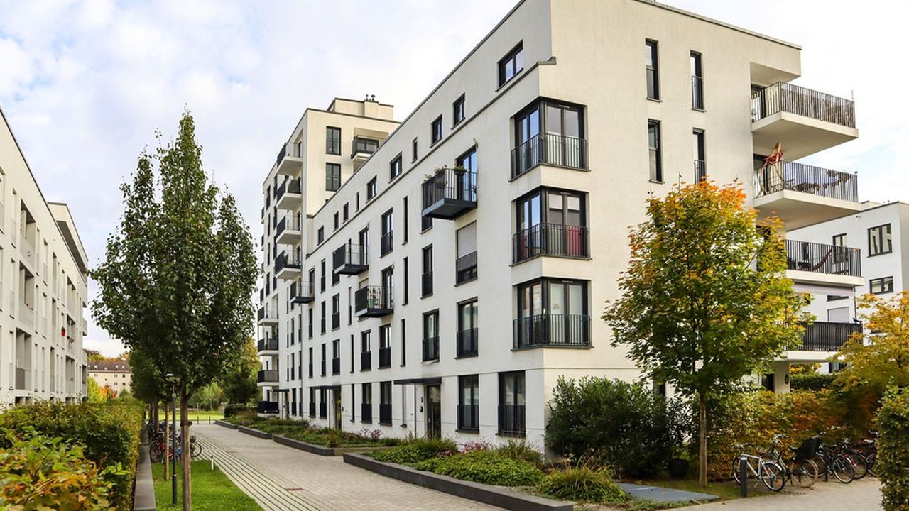 Au mois de novembre 2021, le prix moyen d'un appartement neuf atteint un nouveau record : 5.195 €/m² dans les communes de plus de 45.000 habitants de France métropolitaine.