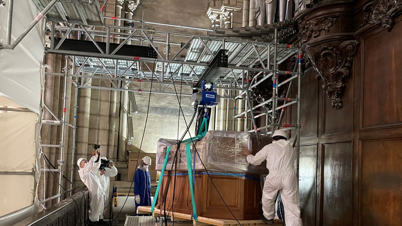 Le grand orgue ayant été déposé en 2020, les travaux de nettoyage et de restauration se font en atelier.