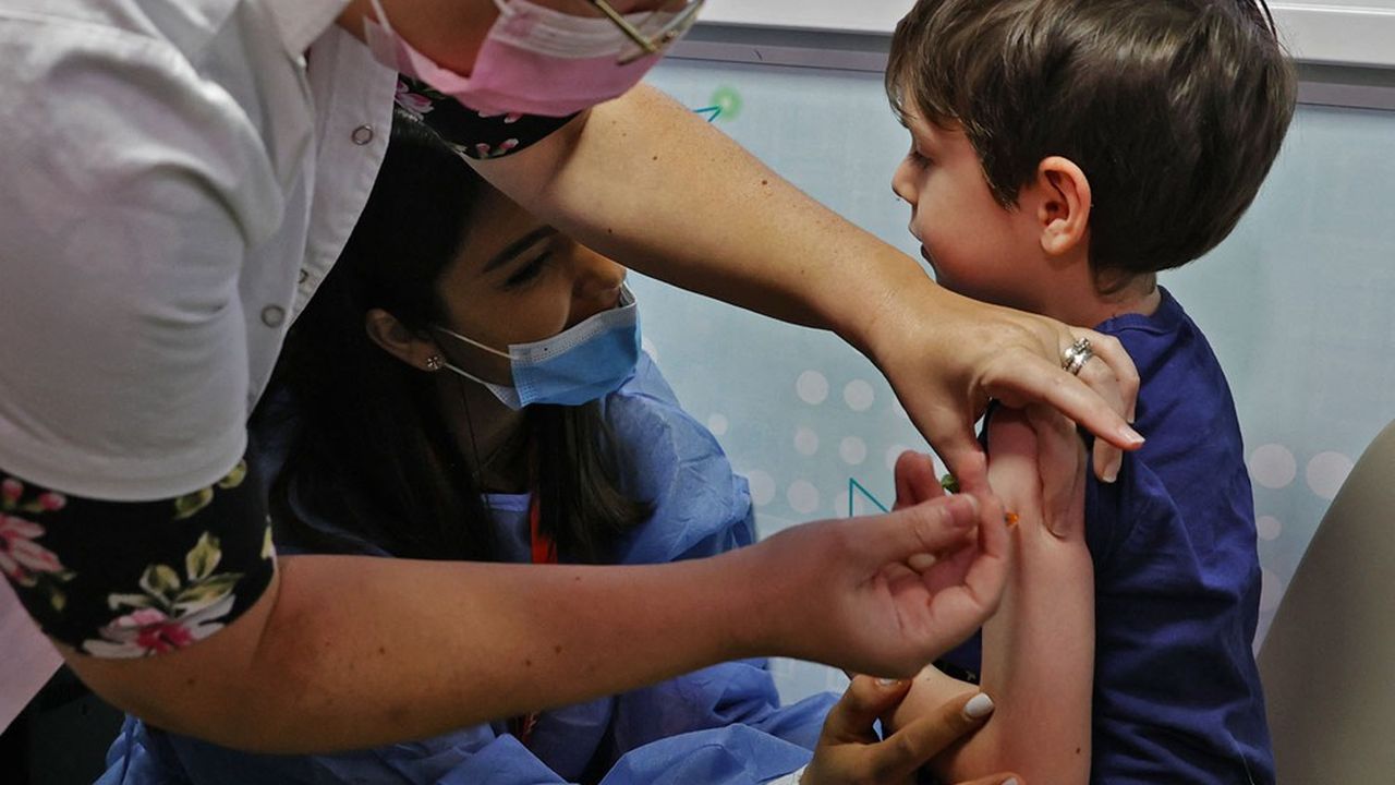 covid israel commence a vacciner les enfants les echos