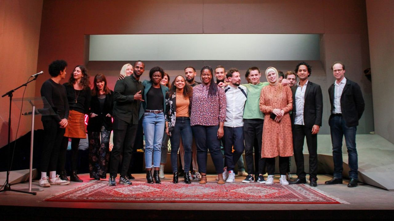 Les entrepreneurs, les membres du jury et les bénévoles de La Scène, le 22 novembre 2021 au théâtre Hébertot à Paris.